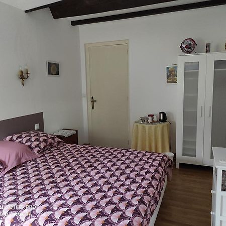 Chez Charlotte Et Michel Apartment Brassac  Bagian luar foto
